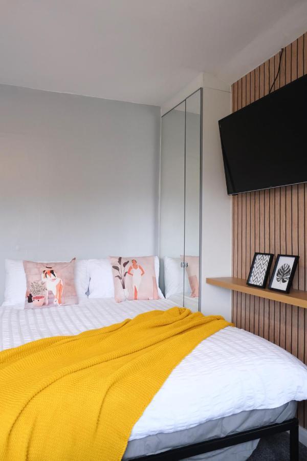Bee Stays - Northway House Warrington  Exteriör bild